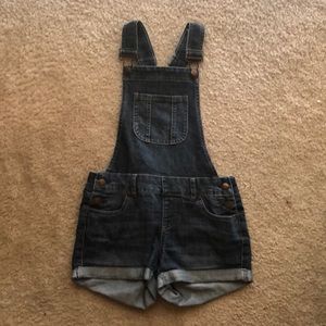 Overall shorts